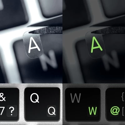 Anglické luminiscenční mini přelepky na klávesnici (svíticí písmena)